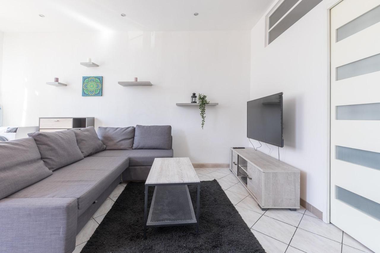 Ideally Placed To Visit Toulon + Bright Flat - Idealement Place Pour Visiter Toulon + Lumineux Exterior photo
